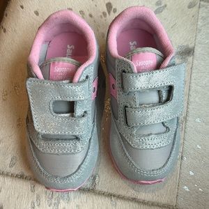 Saucony jazz low pro sneakers size 7M brand new never worn